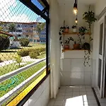 Apto 1 QT - Praia - Piscina - Wi-Fi - Ar Cond.